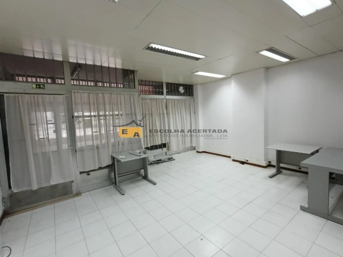 Loja para Arrendamento em Custóias, Leça do Balio e Guifões Foto 2