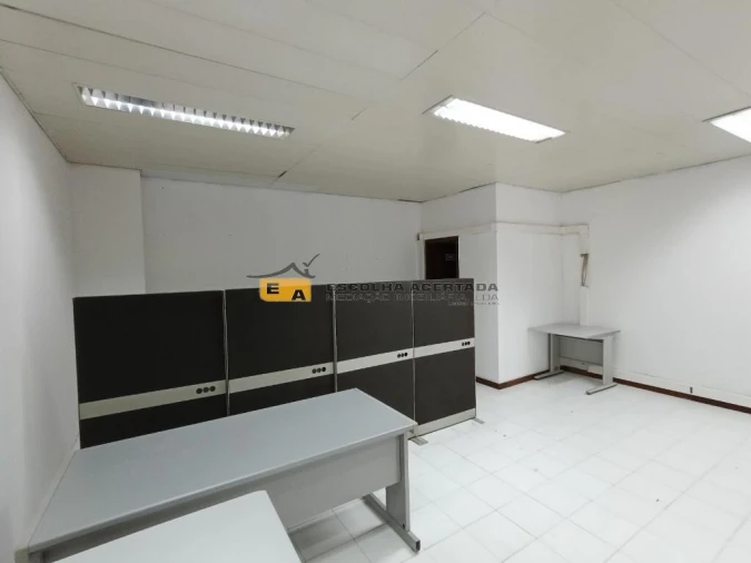 Loja para Arrendamento em Custóias, Leça do Balio e Guifões Foto 3