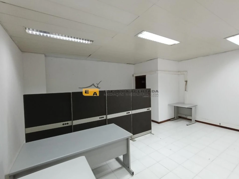 Loja para Arrendamento em Custóias, Leça do Balio e Guifões Foto 3