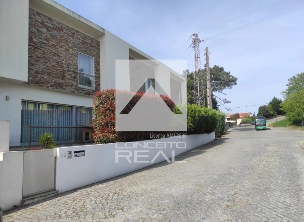 Moradia T3 para Venda em Azurara Foto 1