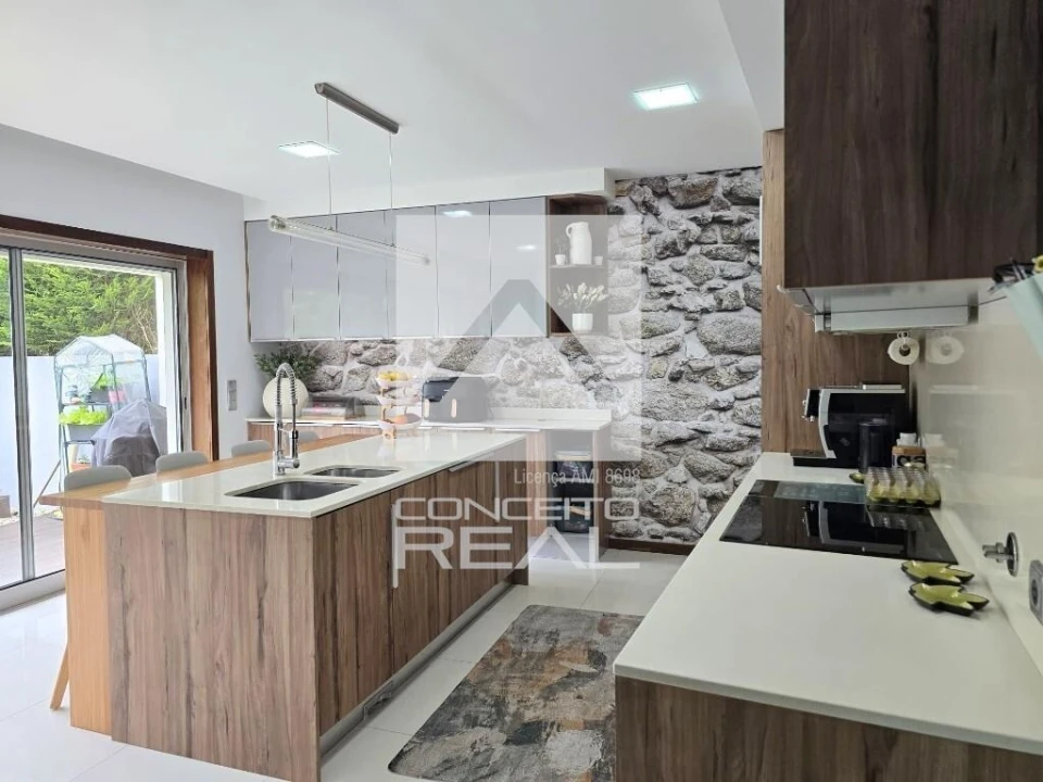 Moradia T3 para Venda em Azurara Foto 11
