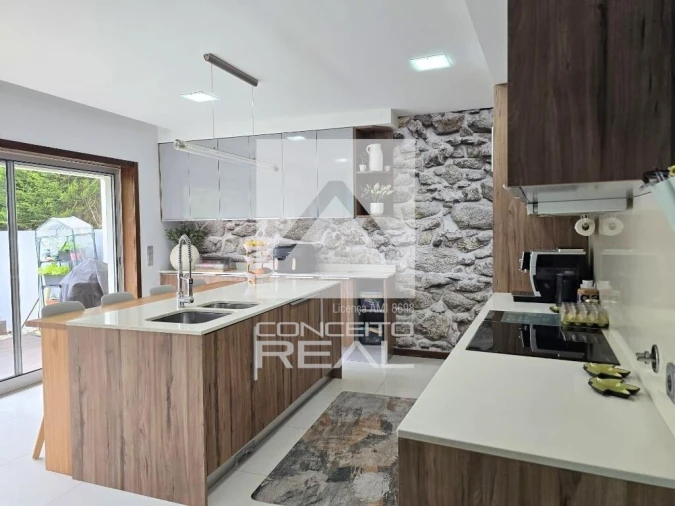 Moradia T3 para Venda em Azurara Foto 11