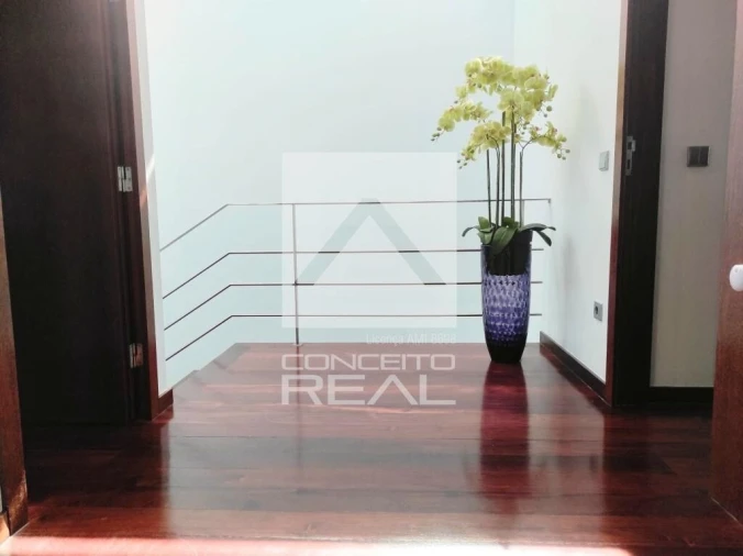 Moradia T3 para Venda em Azurara Foto 11