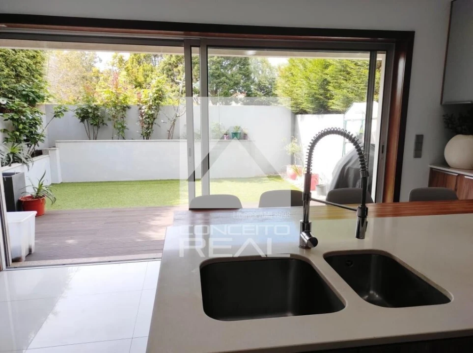 Moradia T3 para Venda em Azurara Foto 9