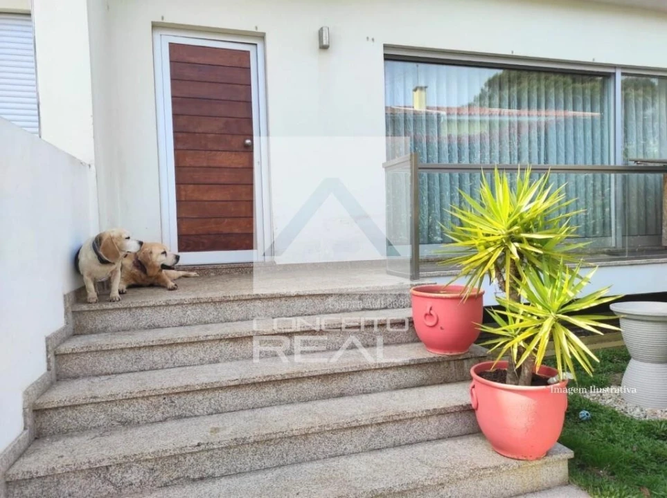 Moradia T3 para Venda em Azurara Foto 3