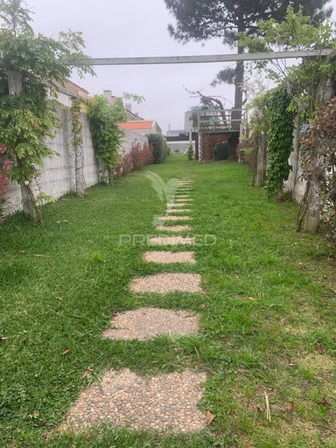 Terreno para Venda em Arcozelo