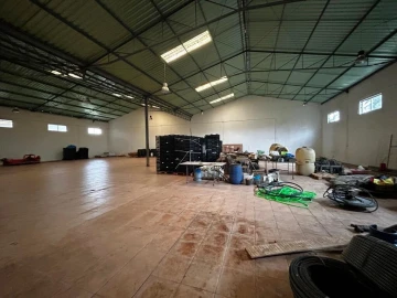 Armazém para Venda em Nossa Senhora do Pranto