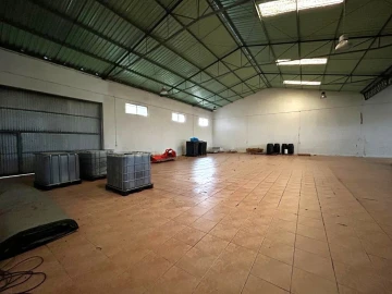 Armazém para Venda em Nossa Senhora do Pranto