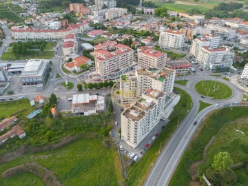 Loja para Trespasse em Paredes