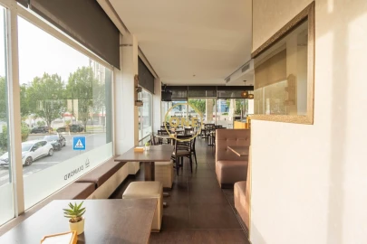 Loja para Trespasse em Paredes