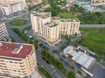 Loja para Trespasse em Paredes