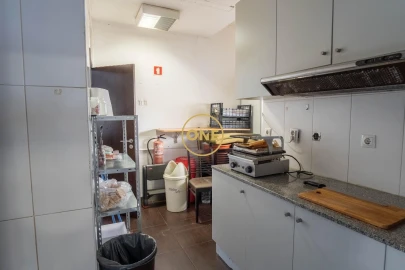 Loja para Trespasse em Paredes