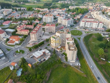 Loja para Trespasse em Paredes