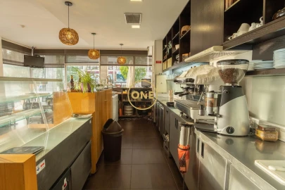 Loja para Trespasse em Paredes