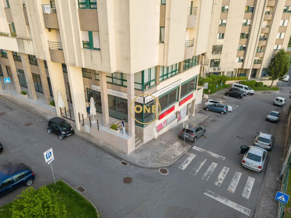 Loja para Trespasse em Paredes Foto 16