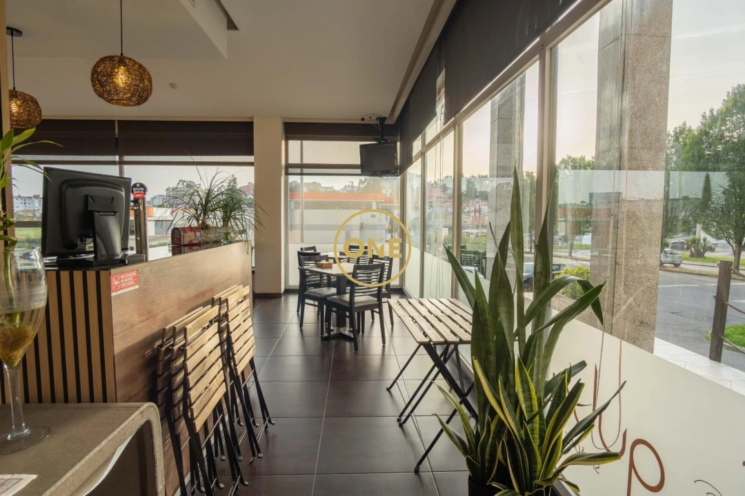 Loja para Trespasse em Paredes Foto 11