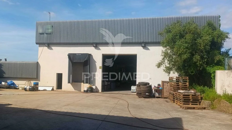 Armazém para Arrendamento em Almargem do Bispo, Pêro Pinheiro e Montelavar