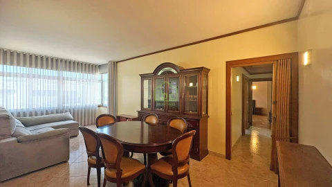 Apartamento T2 para Venda em Póvoa de Varzim, Beiriz e Argivai