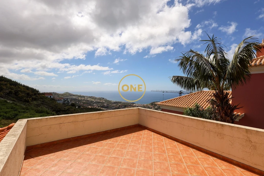 Moradia T4 para Venda em Estreito de Camara de Lobos Foto 29