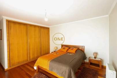 Moradia T4 para Venda em Estreito de Camara de Lobos