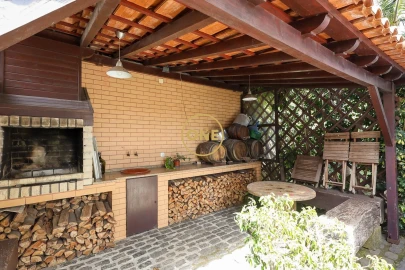 Moradia T4 para Venda em Estreito de Camara de Lobos