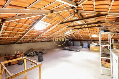 Moradia T4 para Venda em Estreito de Camara de Lobos