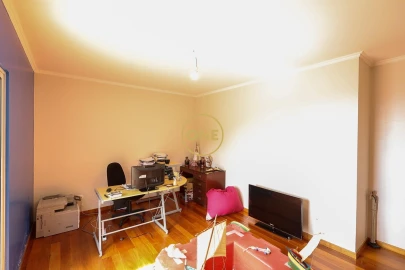 Moradia T4 para Venda em Estreito de Camara de Lobos