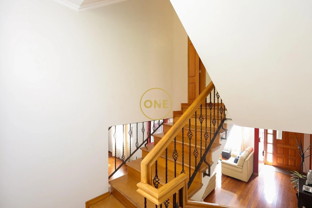 Moradia T4 para Venda em Estreito de Camara de Lobos Foto 14