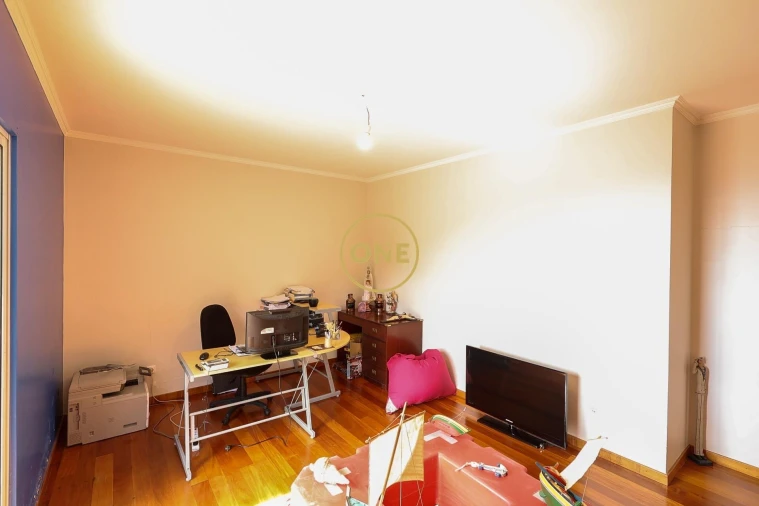 Moradia T4 para Venda em Estreito de Camara de Lobos Foto 28