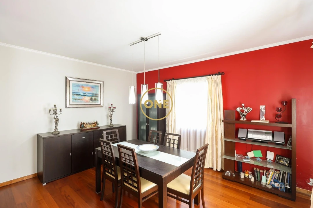 Moradia T4 para Venda em Estreito de Camara de Lobos Foto 7