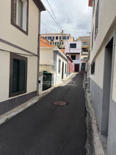 Moradia T3 para Venda em Funchal (São Pedro)
