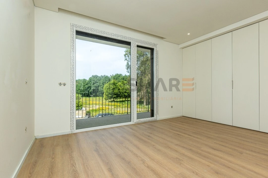 Moradia T4 para Venda em Palmeira Foto 40