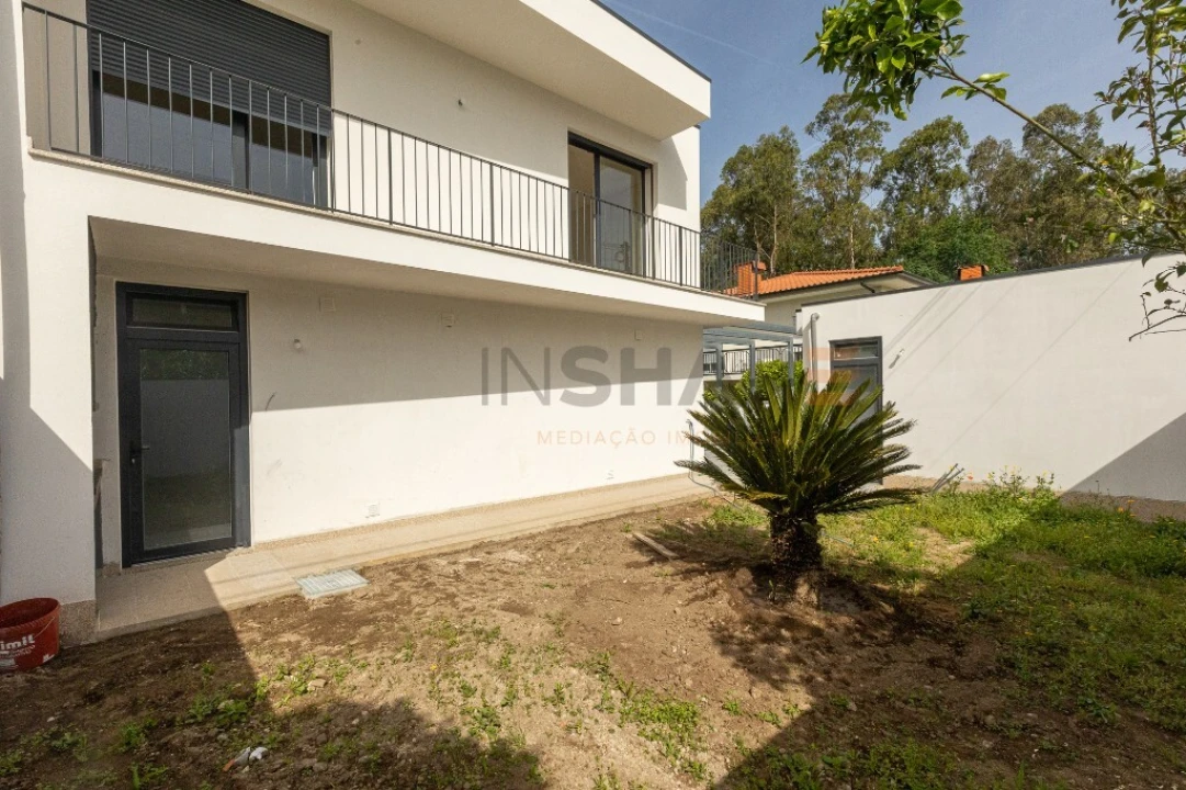 Moradia T4 para Venda em Palmeira Foto 11