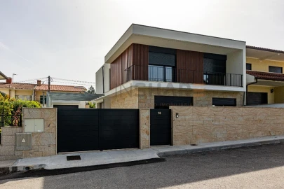 Moradia T4 para Venda em Palmeira