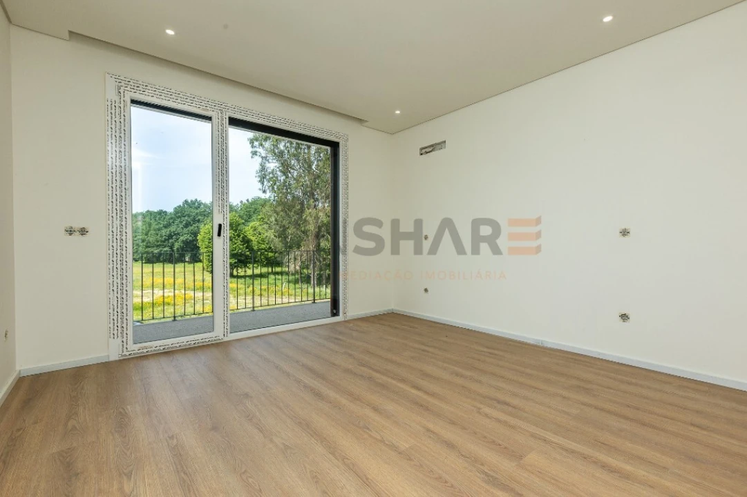 Moradia T4 para Venda em Palmeira Foto 36