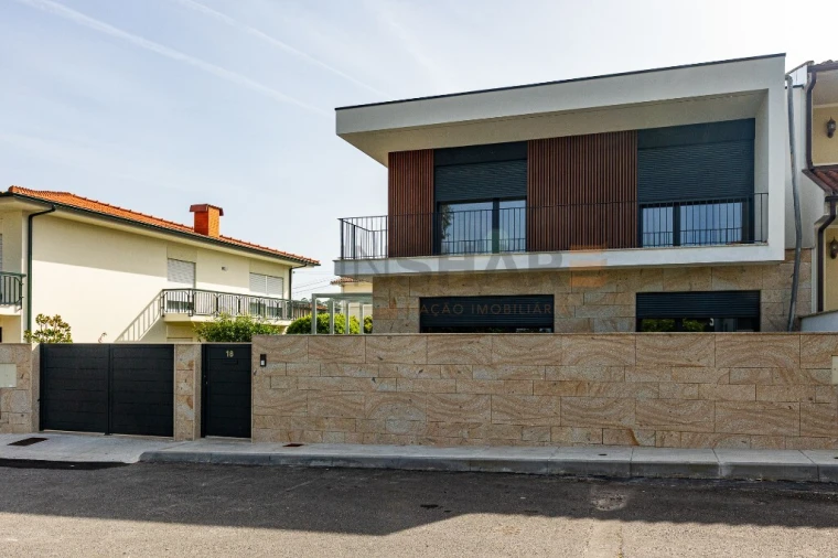 Moradia T4 para Venda em Palmeira