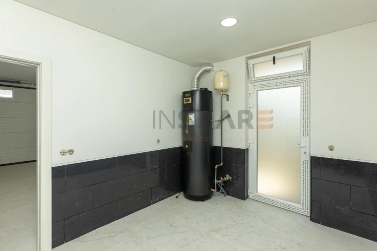 Moradia T4 para Venda em Palmeira Foto 49