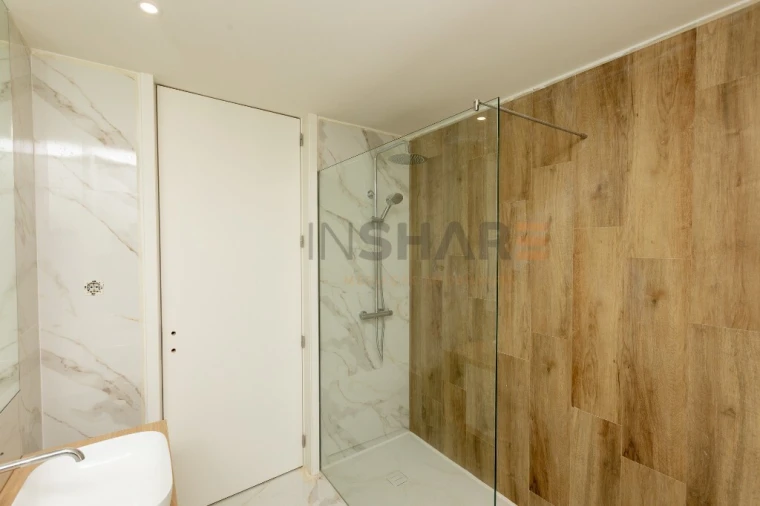 Moradia T4 para Venda em Palmeira Foto 34