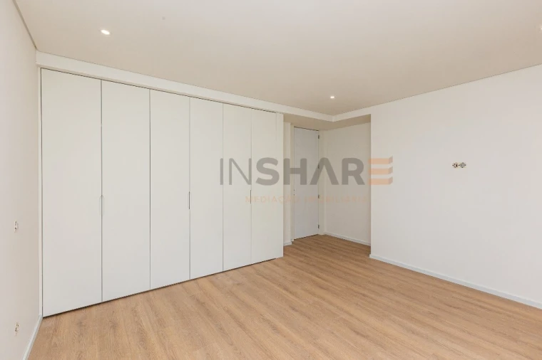 Moradia T4 para Venda em Palmeira Foto 24