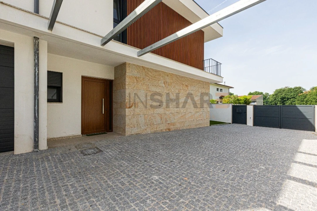 Moradia T4 para Venda em Palmeira Foto 7