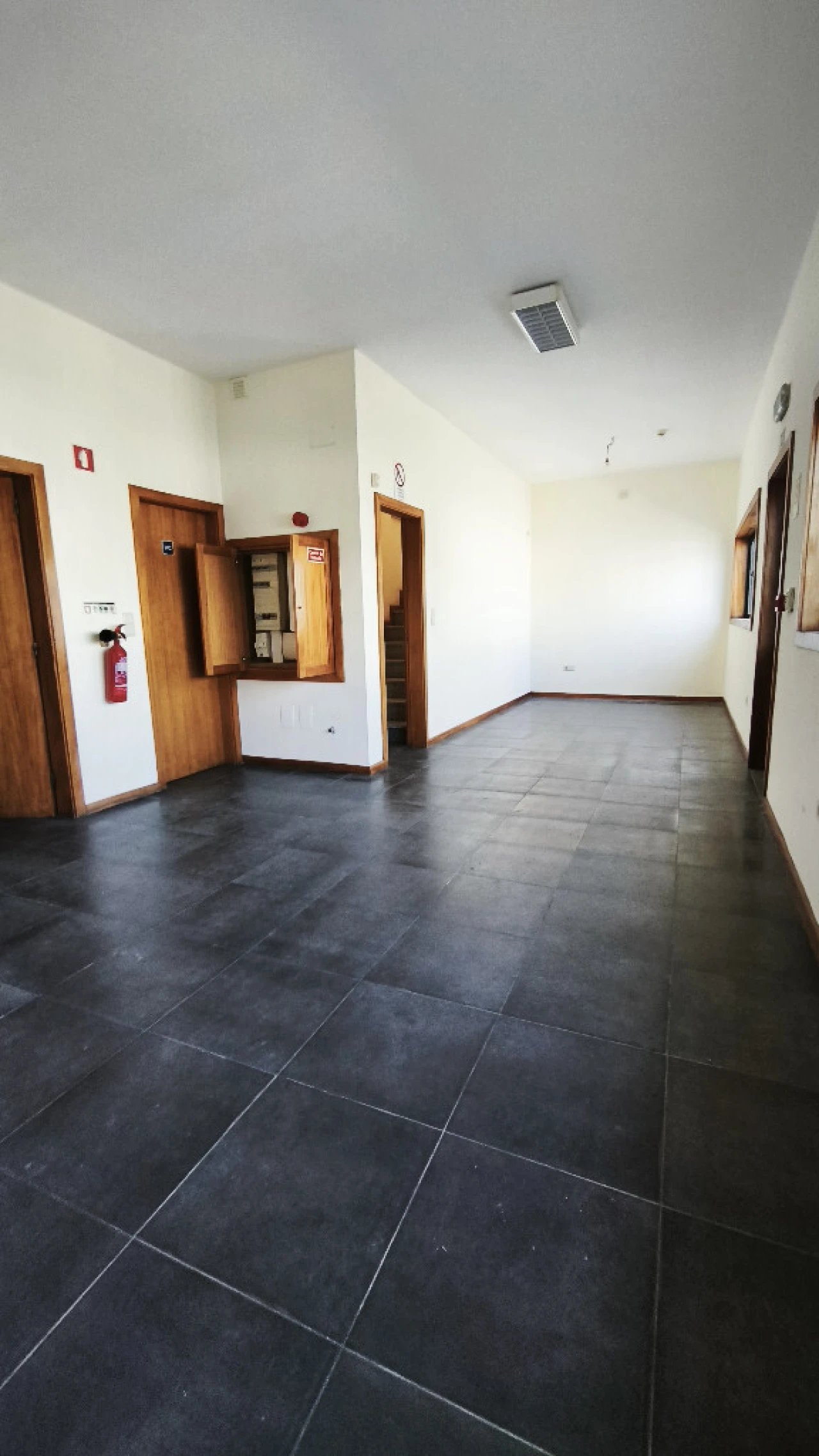 Armazém para Arrendamento em Canelas Foto 9