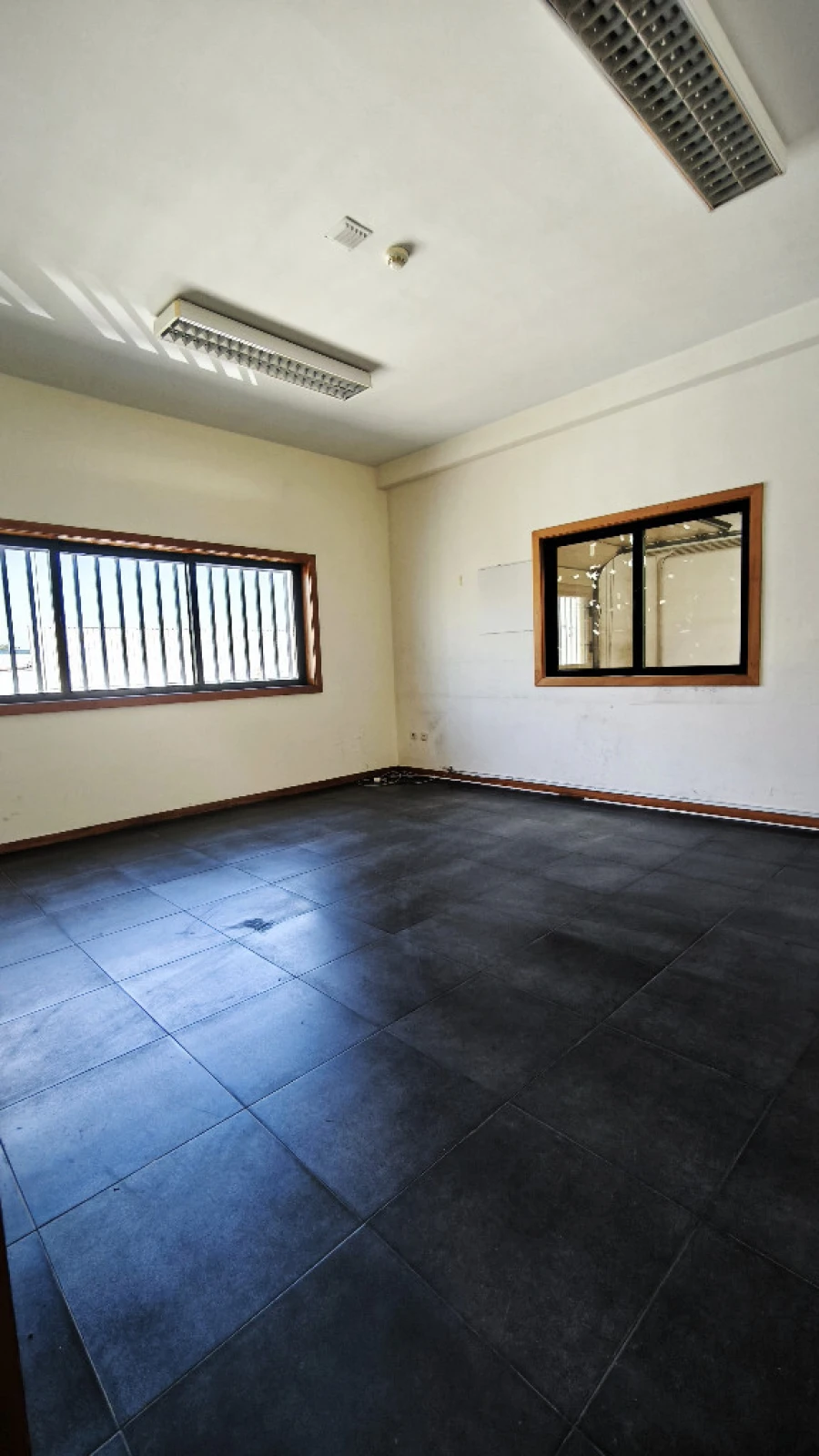 Armazém para Arrendamento em Canelas Foto 5