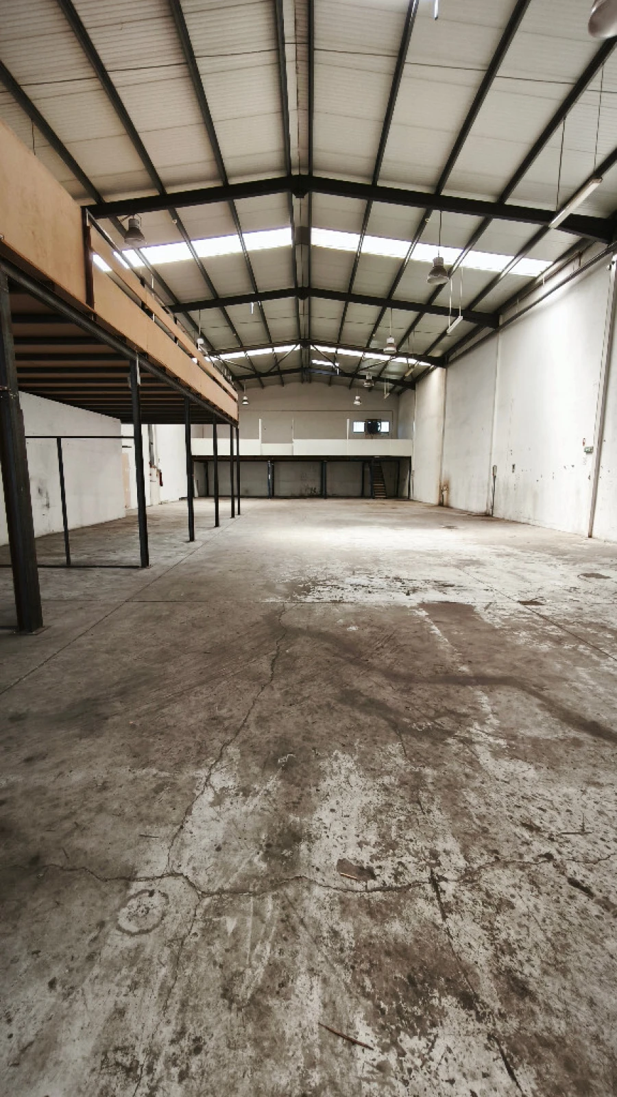 Armazém para Arrendamento em Canelas Foto 12