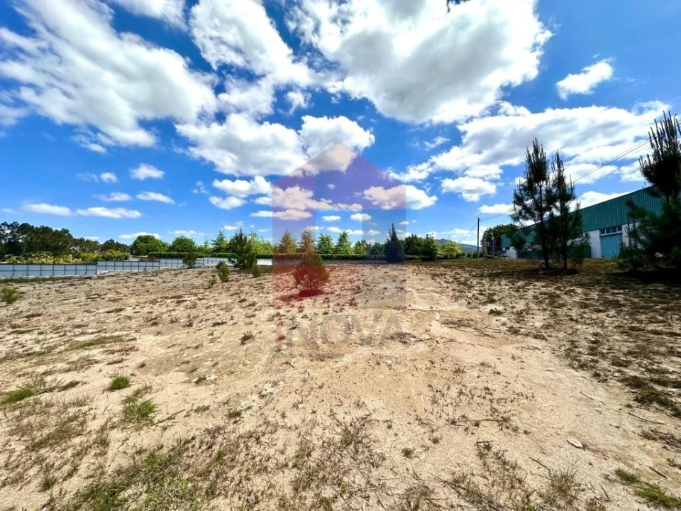 Terreno para Venda em Sabariz Foto 3