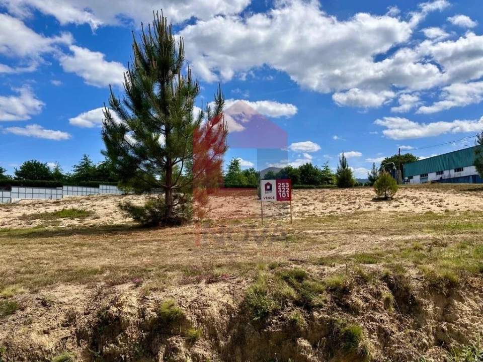 Terreno para Venda em Sabariz Foto 16