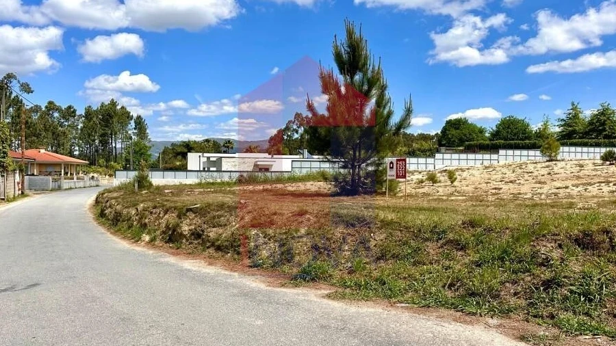 Terreno para Venda em Sabariz