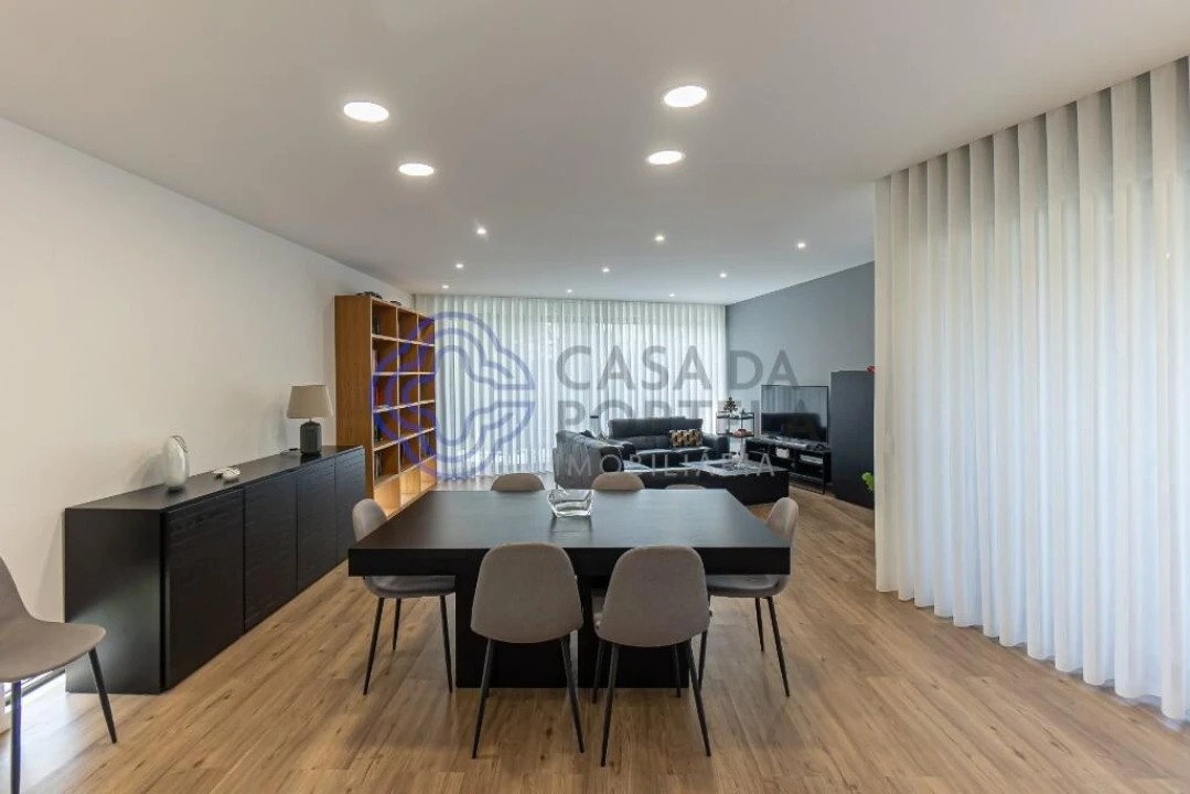 Moradia para Venda em Milheiros Foto 13