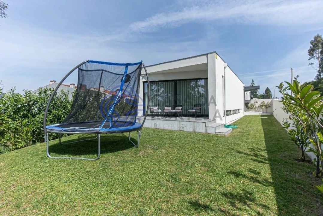 Moradia para Venda em Milheiros Foto 59