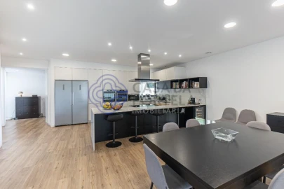 Moradia para Venda em Milheiros