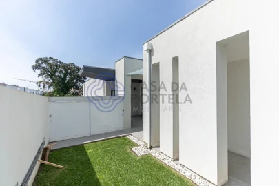 Moradia para Venda em Milheiros